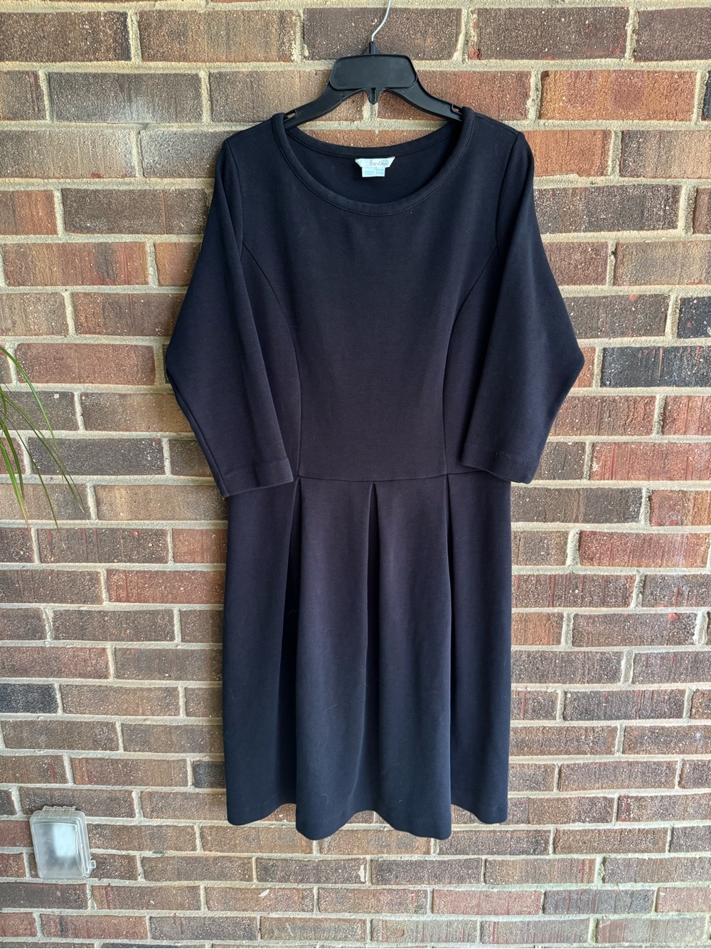 Black Women's Fit-and-Flare Dress - Classic Elegant Style